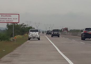 Mobil Trouble di Jalan Tol, Lakukan Ini Saat Berhenti di Bahu Jalan