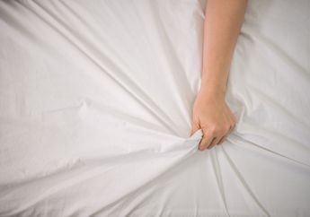 Wanita Usia 40 Tahun Disebut Lebih Agresif saat Hubungan Intim, Mitof atau Fakta?