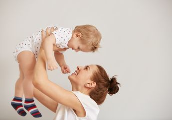 Selain Menimbang Berat Badan, Ini Dia Cara Memperhatikan Tumbuh Kembang Anak di 1000 Hari Pertama di Masa Pandemi