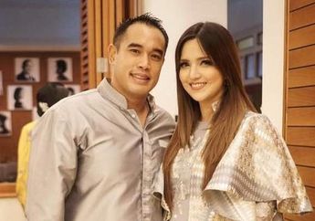 Tertunduk dan Menangis di Samping Suami, Nia Ramadhani Sampaikan Permohonan Maaf Pada Publik Terkait Kasus Narkoba yang Sedang Menimpanya