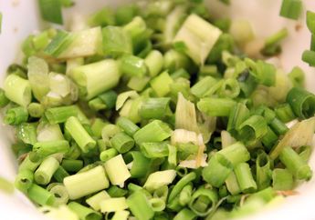 Pada Enggak Doyan, Padahal Daun Bawang Punya 5 Manfaat Ini Buat Kulit!
