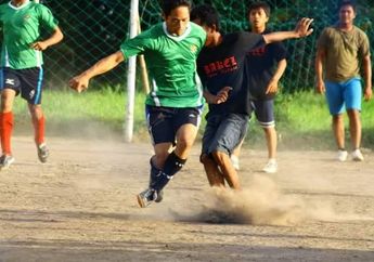 Warga Depok Gelar Turnamen Bola Saat PPKM Level 4, Peluit Belum Bunyi, Pertandingan Dibubarkan Aparat