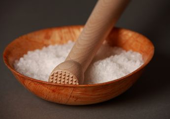 Jangan Cuma Gunakan Garam untuk Kebutuhan Dapur Saja, Terungkap Pemakaian Garam Seperti Ini Bisa Buat Kulit Wajah Makin Bersih dan Kinclong
