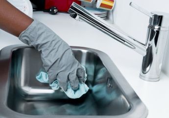 Cara Membersihkan Tempat Cuci Piring Stainless Steel, Bisa Pakai Minyak Kelapa