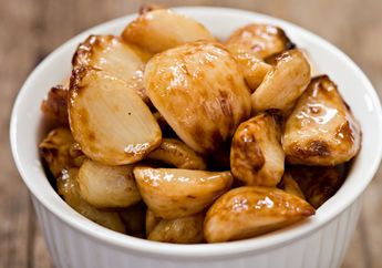 Modal Iseng-iseng, Cuma 10 Menit Bakar Bawang Putih Lalu Makan Setiap Hari, Jangan Kaget Kalau Perlahan-lahan Tubuh Alami Perubahan yang Bikin Melongo