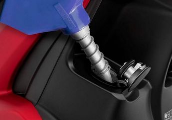 Emak-Emak Jangan Sampai Gagal Paham, Isi Bensin Motor Matik Full Tank Ternyata Ada Batasnya