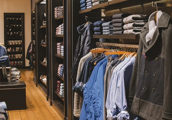 Tips Hidup: 5 Trik Mix and Match Outfit Praktis tapi Stylish saat Musim Hujan, Coba Sekarang Juga!