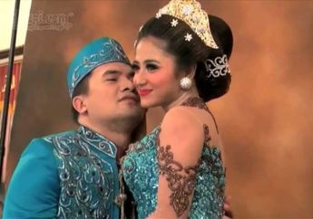 BERITA TERPOPULER: 3 Kali Kawin, Dewi Perssik Nggak Pernah Diajak Berhubungan Badan Saipul Jamil Sama Aldi Taher | Selain Pacar, Adik Indra Kenz Juga Nikmati Uang Haram Hasil Nipunya, 9 Miliar