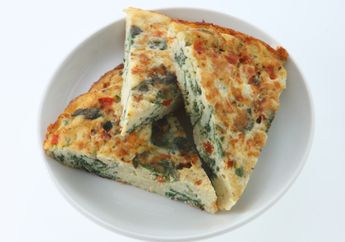 Akhirnya Terungkap Cara Mengolah Telur Agar Lebih Menarik Dengan Resep Dadar Makaroni Bayam Ini