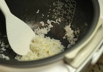 Rice Cooker Bau Tak Sedap? Ternyata Begini Cara Menghilangkannya