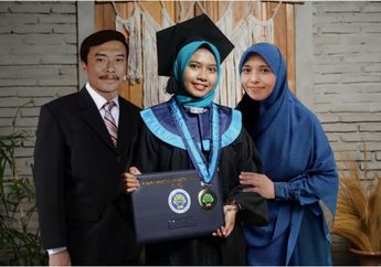 Bikin Netizen Tak Kuasa Menahan Tangis, Viral Permintaan Anak Yatim Piatu kepada Editor untuk Dibuatkan Foto Bersama Orangtua di Momen Wisuda, Netizen: Sedih Banget Liat Ginian