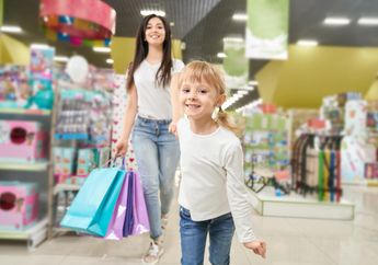 Si Kecil Senang karena Sudah Boleh Masuk Mall, Ini Tips Ajak Anak ke Pusat Perbelanjaan di Masa Pandemi