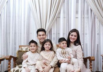 Foto Jonathan Frizzy Rayakan Lebaran Bikin Bahagia, Ini Kronologi Suami Dhena Devanka Pindah Agama: Dia Sudah Mualaf