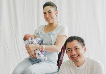 Pantas Saja Suaminya yang Kaya Raya dan Bisa Dapat Rp 150 M dalam Sebulan sampai Bertekuk Lutut, Intip Wajah Polos Ayu Dewi Tanpa Makeup Sukses Bikin Semua Orang Terpana, Cantik dan Putih Merona!