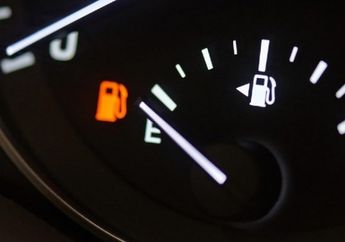 Jarum Indikator Bensin Mobil Sudah Nangkring di Huruf E, Masih Berapa Jauh Lagi?