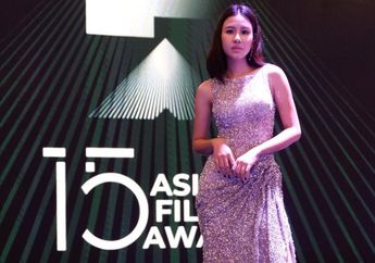 Hadiri BIFF 2021, Shenina Cinnamon Selfie dengan Para Sineas Korea!