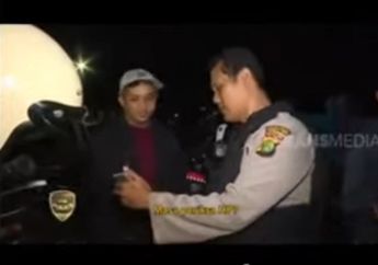 Pemotor Wajib Tahu, Ini Alasan Polisi Nggak Boleh Sembarangan Periksa HP