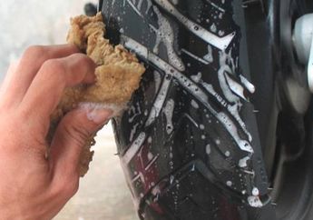 Ban Motor Sebaiknya Jangan Disemir, Jangka Panjangnya Nggak Nahan