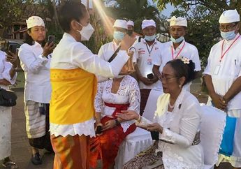 Foto Sukmawati Pindah Agama Hindu Ungkap Pesan Bung Karno, Cucu Soekarno Ramai Dibahas Gegara Ini