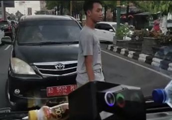 Foto Penampakan Mobil Pelat Merah Hadang Ambulans Bawa Pasien Bikin Geram, Identitas Pemiliknya Sudah Terkuak, Polisi Bilang Begini