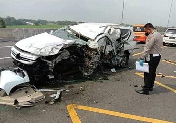 Main Ponsel Sambil Nyetir Mobil Nggak Hanya Bahaya, Tapi Juga Bisa Kena Denda