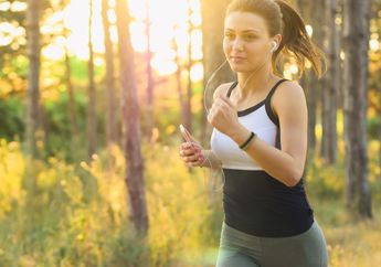 Tips Memilih Pakaian Olahraga Outdoor dan Indoor yang Nyaman dan Aman, Saat Bersepeda Bahaya Pakai Baju Longgar!