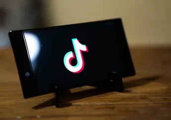 Cara Menghilangkan Filter Rotoscope TikTok, Ternyata Semudah Ini Lho!
