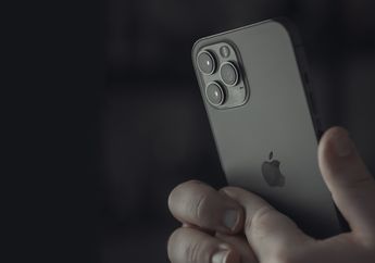 (Rumor) Apple Diprediksi Berhenti Jual iPhone di 2032, Ganti AR?