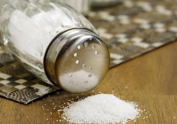 Bolak-balik ke Rumah Sakit tapi Gak Ada Hasil, Kakek Ini Sujud Syukur Sakit Lututnya Langsung Sembuh Cuma dengan Rutin Konsumsi Obat Alami dari Garam, Begini Cara Konsumsinya