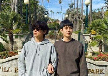 Totalitas Dukung Bestie! V BTS Jadi Kru Our Beloved Summer untuk Choi Woo Shik