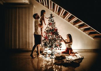 Mengulik Tradisi Memasang Pohon Natal, Siapa yang Memulainya?