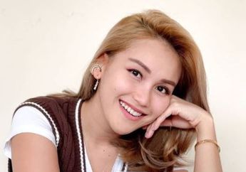 Bukan Orang Indonesia, Ternyata Artis Tampan Inilah yang Buat Ayu Ting Ting Tergila-gila hingga Kirim Hadiah Spesial di Momen Natal