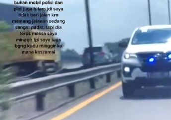 Mobil Mewah Toyota Fortuner Pelat Hitam Pakai Lampu Strobo dan Sirine Minta Pengendara Lain Minggir, Auto Tepok Jidat