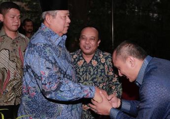 Ucap Syahadat di Depan Kyai, Ferdinand Hutahaean Ngaku Mualaf Sejak 2017, Foto Ini Jadi Bukti?