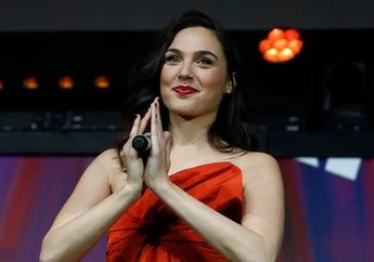 Gal Gadot Ngaku Malu Pernah Bikin Video Cover Lagu Imagine Sampai Dihujat Netizen, Padahal Niatnya Tulus tapi Kualitasnya Emang Jelek