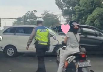 Bikin Elus Dada! Polisi Dapat Perlakukan Kurang Pantas, Setelah Menegur Cewek Tidak Pakai Helm