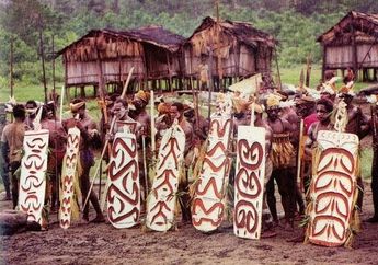 Gunakan Kulit Pohon yang Dikeringkan Lalu Diikat dengan Tali Pada Ujung Alat Kelamin, Beginilah Hidup Suku Bauzi yang Terasing di Kawasan Mamberamo Papua, Ibu Hamil dan Menyusui Suku Ini Sering Anemia