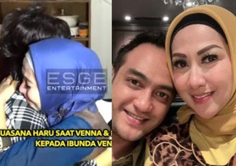 Berlutut Mencium Kaki Ibunda Tercinta, Venna Melinda dan Ferry Irawan Minta Doa Restu, Tangis Ibunda Verrel Bramasta Pecah: Kasih Kesempatan...