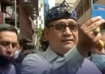 Masuk Bui, Foto Edy Mulyadi Pamer Kartu PWI Jadi Kontroversi, Ini Pesan Habib Rizieq yang Dikirim ke Sel Tersangka
