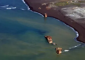 'Kapal-Kapal Hantu' Perang Dunia II Muncul di Pasifik Setelah Erupsi