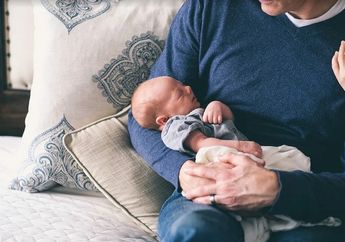 7 Peran Penting Ayah Saat Ibu Memberikan ASI dan Manfaatnya