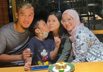 Hidupnya Kini Disebut-sebut Serba Sederhana Gegara Karier Gunawan Dwi Cahyo Redup, Okie Agustina Mendadak Isyaratkan Soal Penderitaan: 'Mencintai Hanya Bisa Menyakiti'