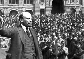 Lenin Runtuhkan Tsar: Revolusi Rusia dan Lahirnya Komunis Dunia