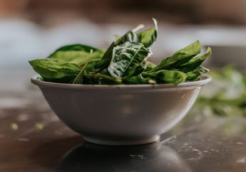 Kini Tak Perlu Lagi Diet Menyiksa, Cara Mudah Menurunkan Berat Badan Ternyata Cuma Bermodalkan Bayam