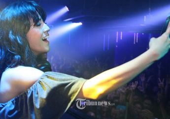 Baru jadi Janda, DJ Seksi Ini Langsung Disawer Ratusan Juta Sampai Gelang Emas kala Manggung, Polisi Sampai Turun Tangan: Kok Rame Ya?