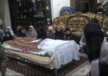 Tangis Pecah, Foto Istri Tukul Arwana Dimakamkan di Jeruk Purut, Sang Komedian Justru Ingin Pergi dari Rumah, Keluarga Sampai Syok