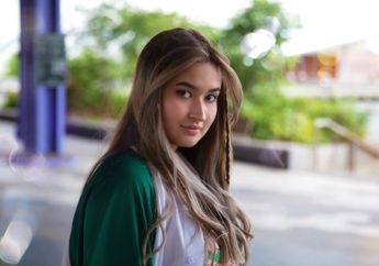 Stephanie Poetri Makin Dalami Pemaknaan Jatuh Cinta untuk EP Terbaru 'Oh To Be In Love'