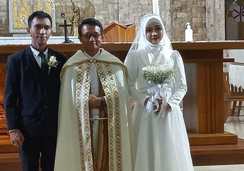 Picu Kontroversi, Ini Foto Pernikahan Wanita Berhijab dengan Pria Katolik di Gereja, Ustaz Abdul Somad Sampai Buka Suara