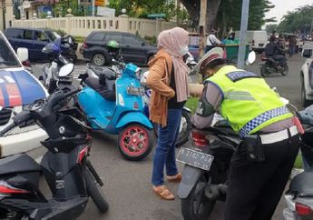 Kena Razia Polisi, SIM Motor Ketinggalan Jangan Bilang Tidak Punya Ya