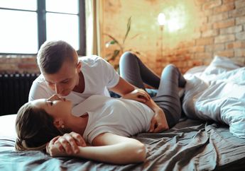 5 Posisi Bercinta yang Aman dan Tak Timbulkan Rasa Sakit untuk Pemula